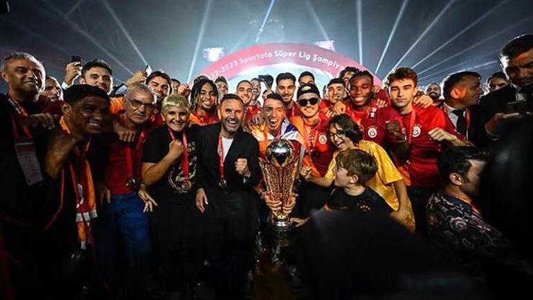 Galatasarayda şampiyonluk kutlamasında Icardi görüşmesi Bizzat Dursun Özbek...