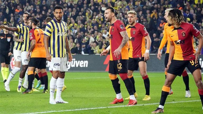 Fenerbahçe idmanını Alex ve oğlu ziyaret etti Final öncesi moral verdi