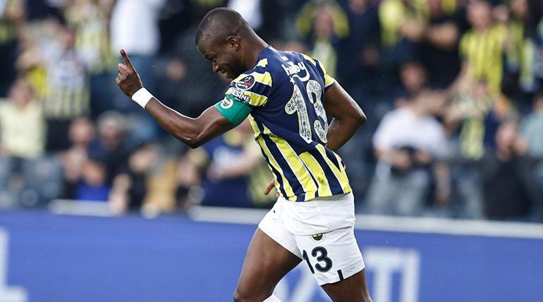 Fenerbahçe transferde büyük oynuyor İşte planlanan yeni hücum hattı