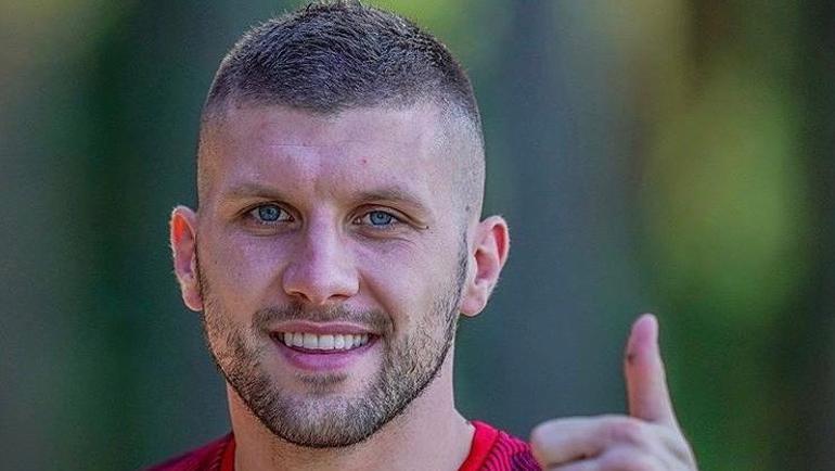 Beşiktaşta transfer için devreye Şenol Güneş girdi Yıldız futbolcuya telefon