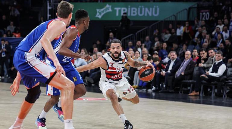 Anadolu Efes, yıldız oyuncu ile anlaşma sağladı Fenerbahçenin listesindeydi...