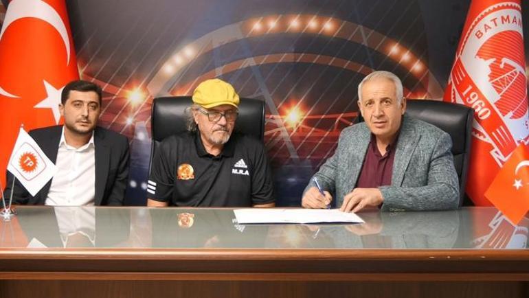 Trabzonsporun eski hocası Mustafa Reşit Akçayın yeni takımı şaşırttı Resmen açıklandı