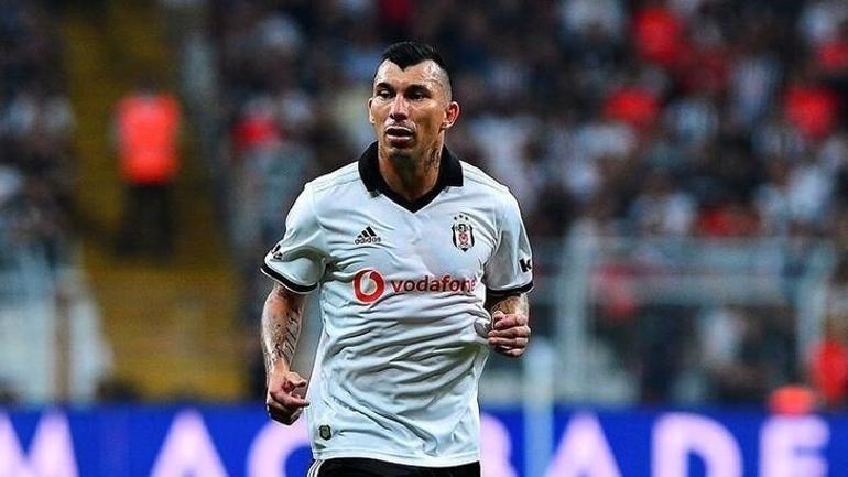 Beşiktaşın eski yıldızından şaşırtan transfer 1.5 yıllık imza