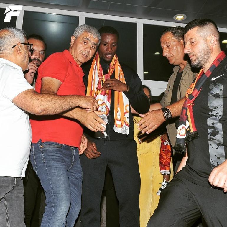 Galatasaray, Wilfried Zahayı resmen açıkladı İşte imza parası, maaşı ve sözleşme süresi...