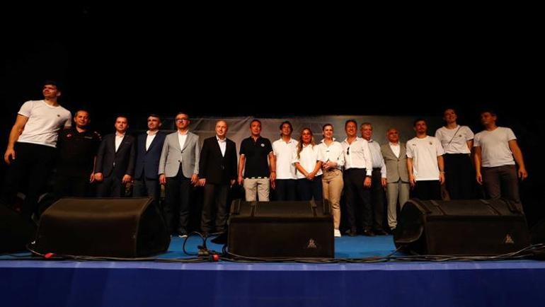 Fenerbahçe Başkanı Ali Koç, Kahramanmaraşta Konteyner kent açılışına katıldı