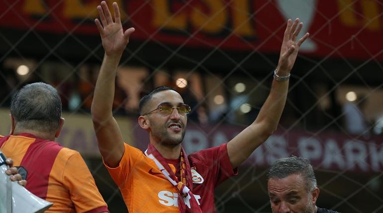 Trabzonspor maçı sonrası Galatasarayda Okan Buruktan Ziyech ve Zaha açıklaması