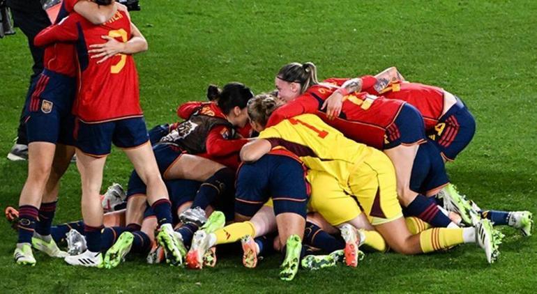 İspanya Futbol Federasyonu Başkanı Luis Rubialesten flaş karar FIFA devreye girmişti
