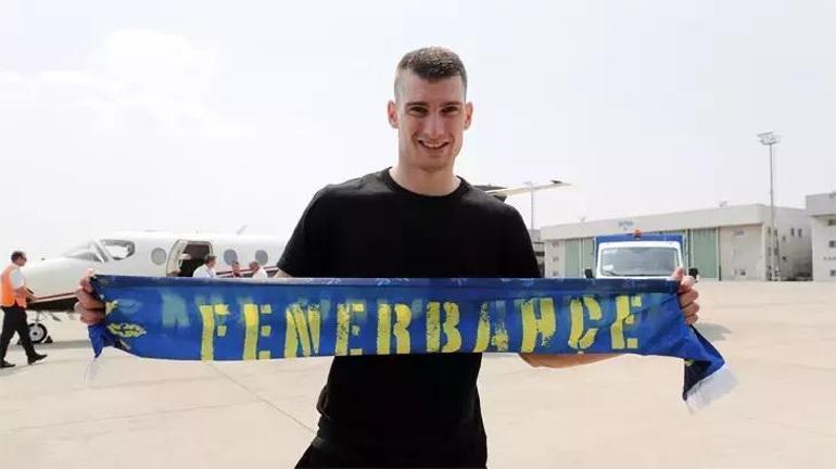 Fenerbahçede Dominik Livakovic dikkat çekti Son 32 senede...