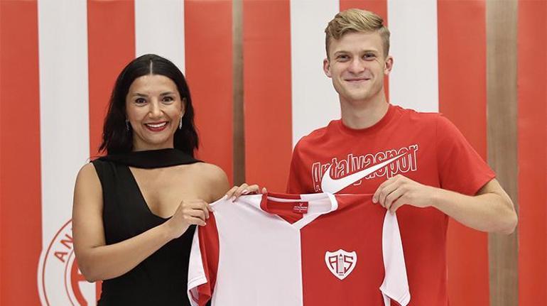 Antalyaspor’a şok Jakub Kaluzinski 6 ay sahalardan uzak kalabilir
