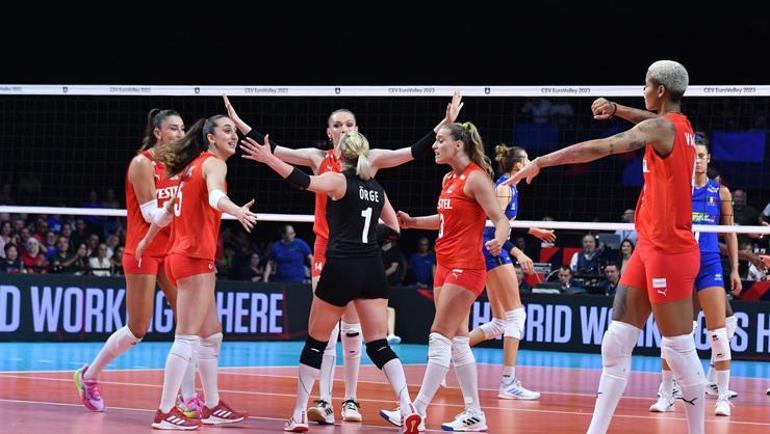FİLENİN SULTANLARI FİNALDE (ÖZET) Türkiye-İtalya maç sonucu: 3-2