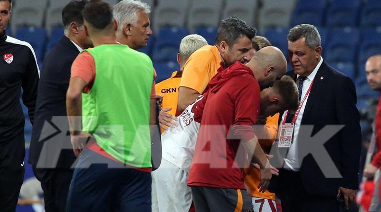 Galatasarayda Kazımcan Karataş şoku Soyunma odasına götürüldü...