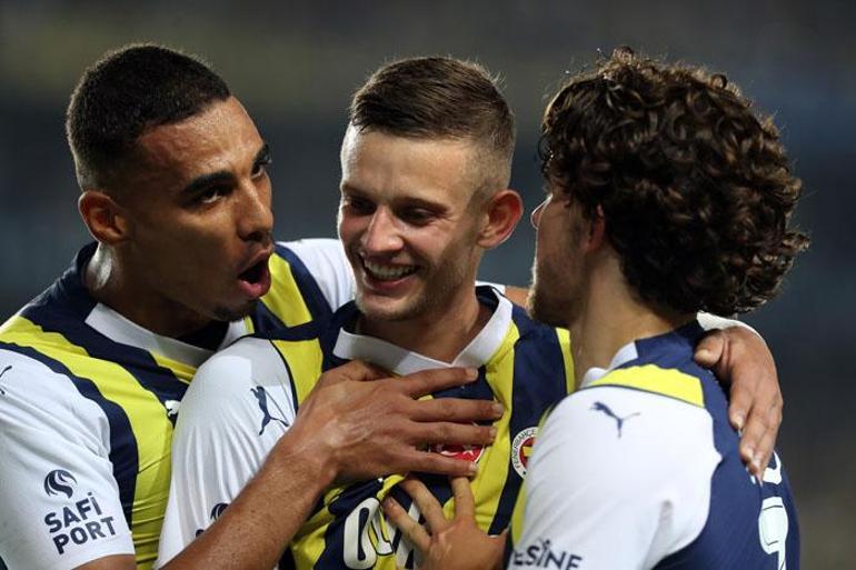 Fenerbahçede savunmanın duvarı Djiku Kusursuz performans...