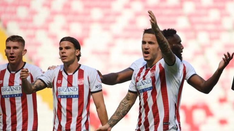 Sivasspor - Hatayspor maçında gol sesi çıkmadı Son anları nefes kesti