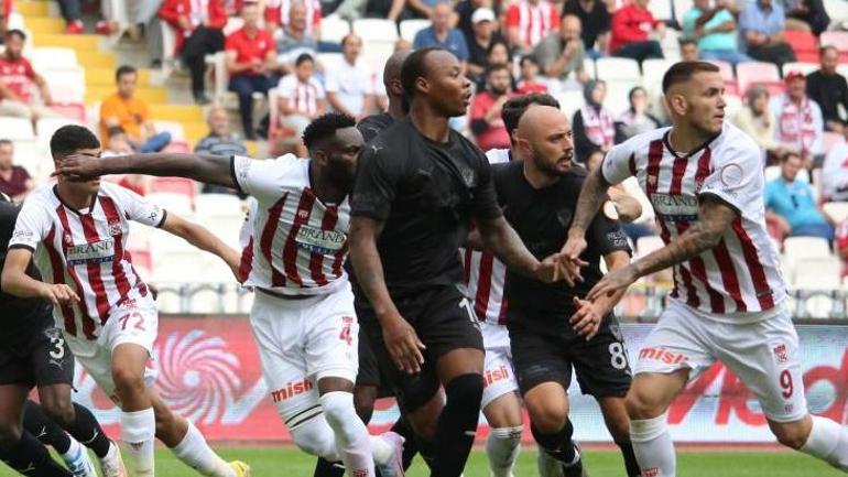 Sivasspor - Hatayspor maçında gol sesi çıkmadı Son anları nefes kesti