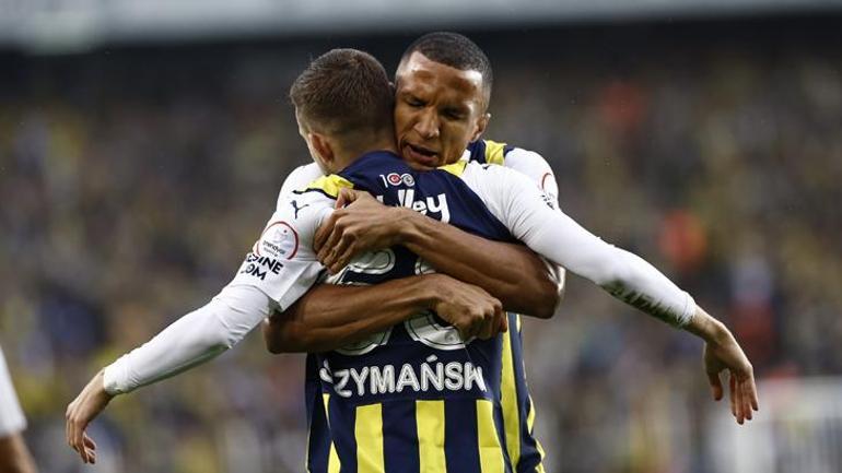 Fenerbahçede Sebastian Szymanski durmak bilmiyor Bu sezon bir ilk