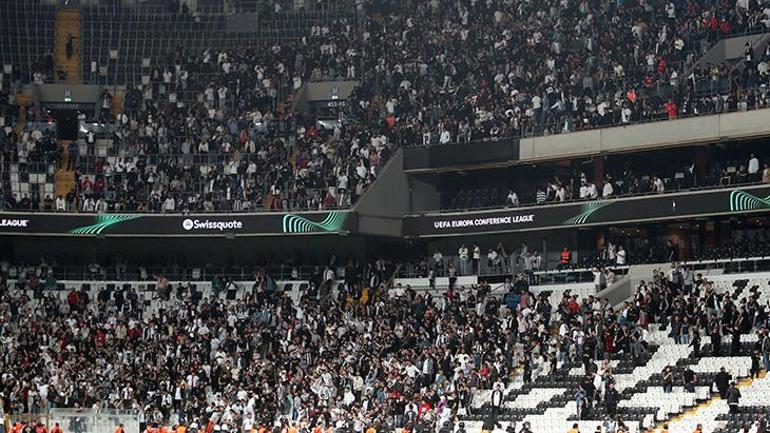 Beşiktaşlı taraftarlardan sessiz protesto İlk 5 dakika...