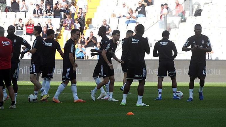 Beşiktaşlı taraftarlardan sessiz protesto İlk 5 dakika...