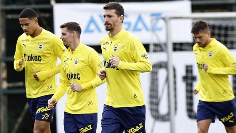 Fenerbahçede kaptanlar devreye girdi Dzeko, Tadic ve Mert Hakandan kritik toplantı
