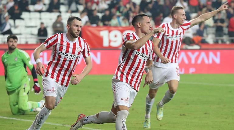 Antalyaspordan Beşiktaşa karşı müthiş geri dönüş 12 dakikada 3 gol...