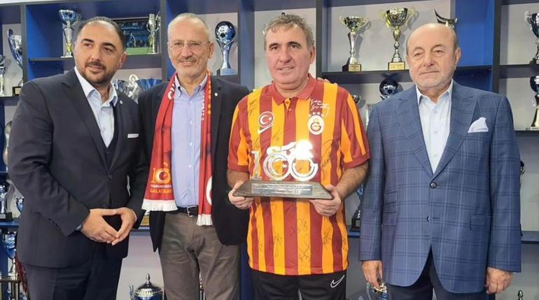 Gheorghe Hagi: Umarım Ianis, Galatasaray formasını giyer