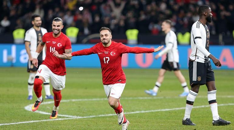 (ÖZET) Almanyada Türklerin gecesi Almanya - Türkiye maç sonucu: 2-3