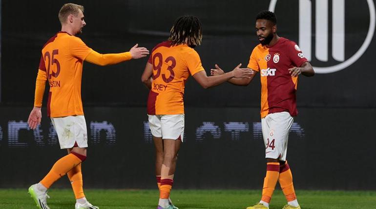 Galatasaray zirve yaptı İlk 11in yarısı değişti...
