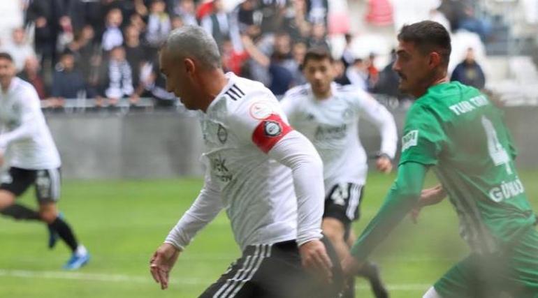 Altayın 42 yaşındaki golcüsü Murat Uluç 3 gole ulaştı