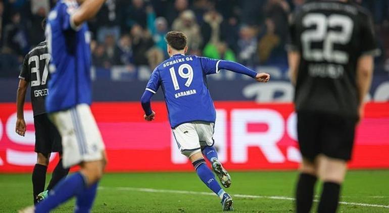 Kenan Karaman gollerine devam etti Schalke sahadan 1 puan ile ayrıldı