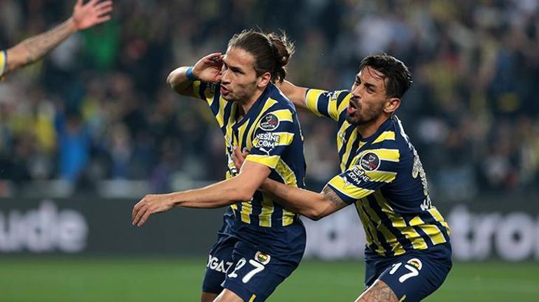Fenerbahçeye yıldız stoper Menajeri ile görüşme