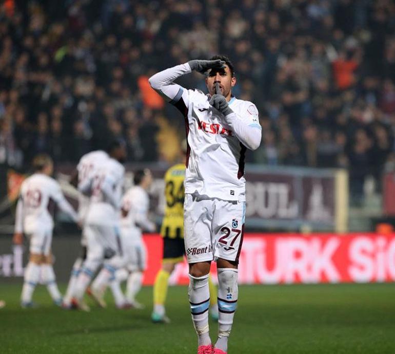İstanbulspor - Trabzonspor maçı yarıda kaldı İstanbulspor sahadan çekildi...