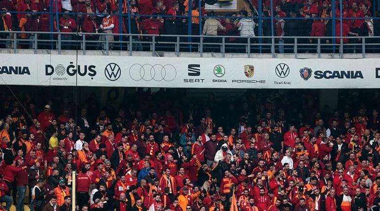 Fenerbahçe - Galatasaray derbisinde muhteşem atmosfer