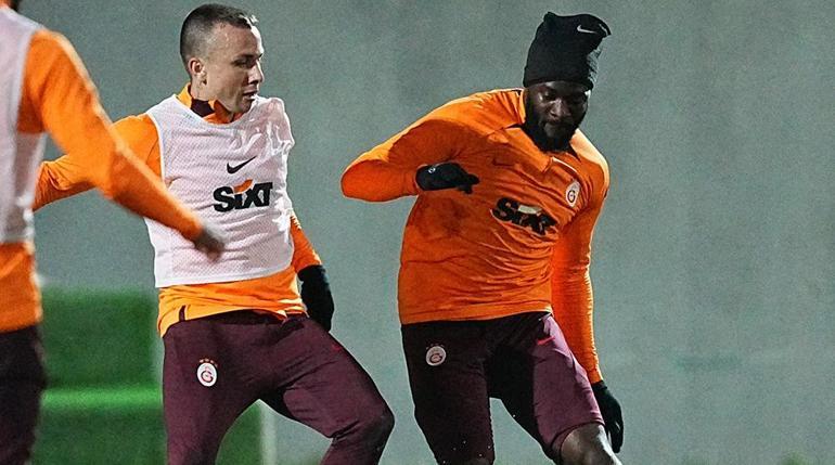Galatasarayda yıldız oyuncu için sürpriz karar Sözleşmesi feshedilebilir...