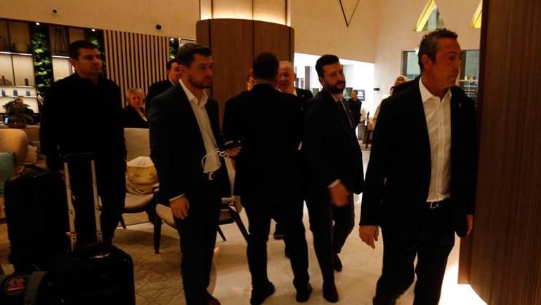 Galatasaray Başkanı Dursun Özbek ile Fenerbahçe Başkanı Ali Koç ayrı ayrı otelden ayrıldı