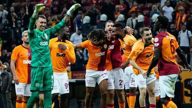 Performanslarıyla zirveye çıkıp, kıskandırdılar Galatasaraylı yıldıza yeni sözleşme önerilecek...
