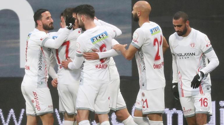 (ÖZET) Pendikspor - Antalyaspor maç sonucu: 0-1 | Sergen Yalçın yönetiminde ilk galibiyet