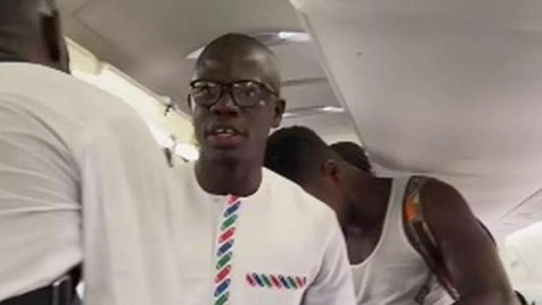 Beşiktaşın yıldızı ölümden döndü Gambiya uçağında korku dolu anlar