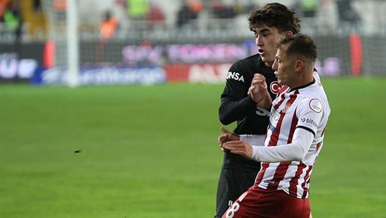 Sivasspor - Galatasaray maçına ilk 11de çıkan Ali Turap Bülbülün performansı