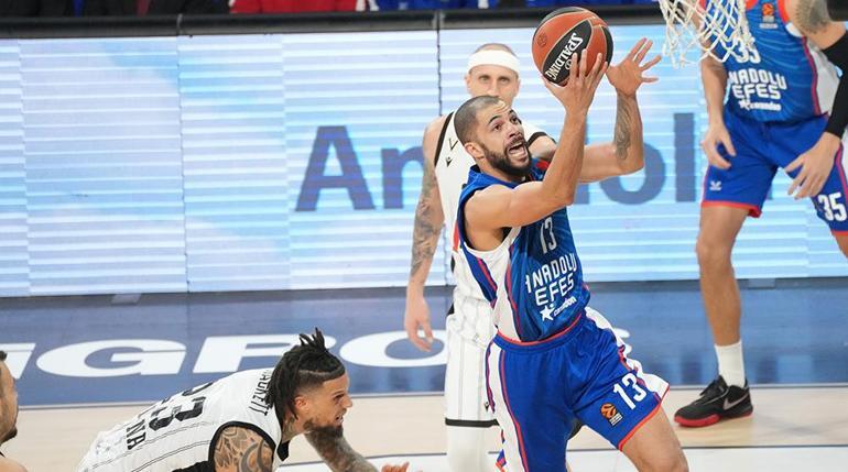 (ÖZET) Anadolu Efes - Virtus Bologna maç sonucu: 99-75 | Galibiyet hasretine son