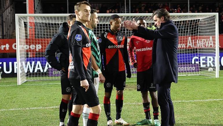 Almere City-Fortuna Sittard maçında ilginç olay: Oyuncular hakeme maçı erteletti