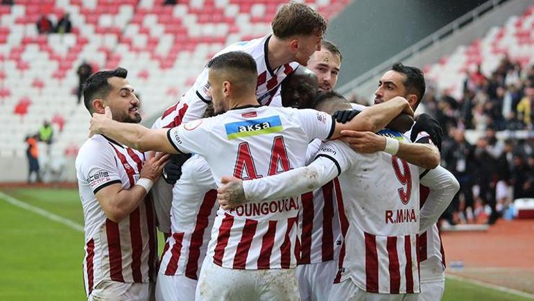 Sivasspor - Gaziantep FK maçında her şey var, kazanan yok