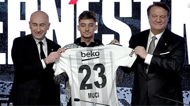 Son dakika | Beşiktaş yeni transferler için imza töreni düzenledi