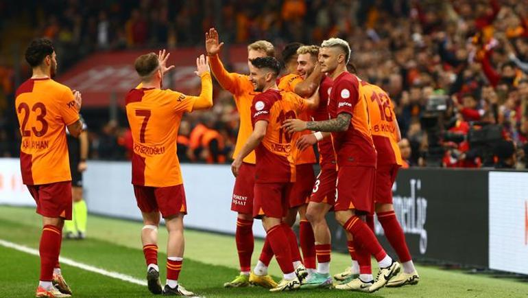 Galatasarayda Okan Buruk tarih yazıyor Lucescunun rekorunu kıracak