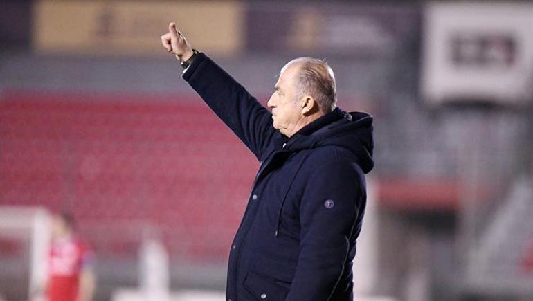 Fatih Terim, Panathinaikosu zirveye taşıyor: Yunanistan Süper Ligi alev aldı