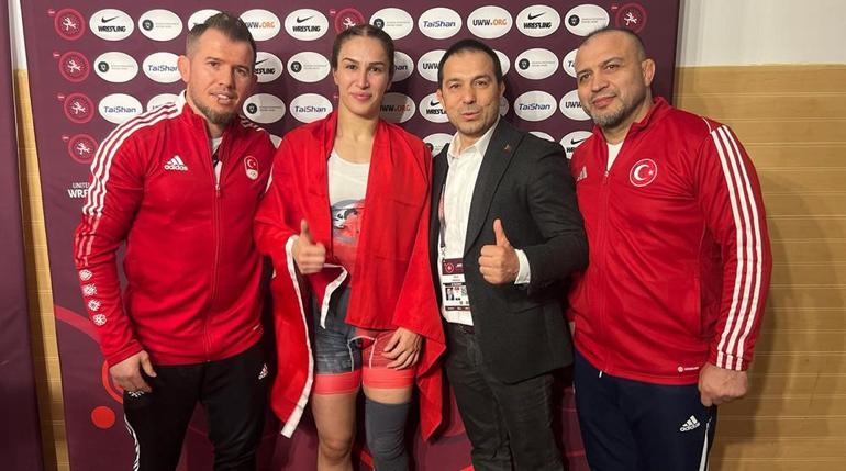 Buse Tosun Çavuşoğlundan Avrupa Güreş Şampiyonasında altın madalya