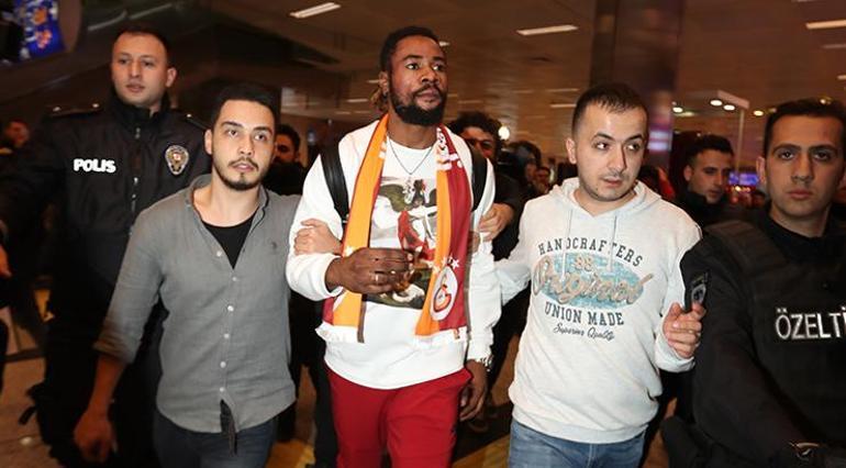Galatasaraydan ayrılmışt Yıldız futbolcunun yeni takımı belli oldu