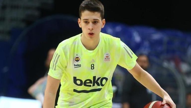 Fenerbahçe Bekoda 16 yaşındaki genç oyuncu Ömer Ege Ziyaettin tarihe geçti