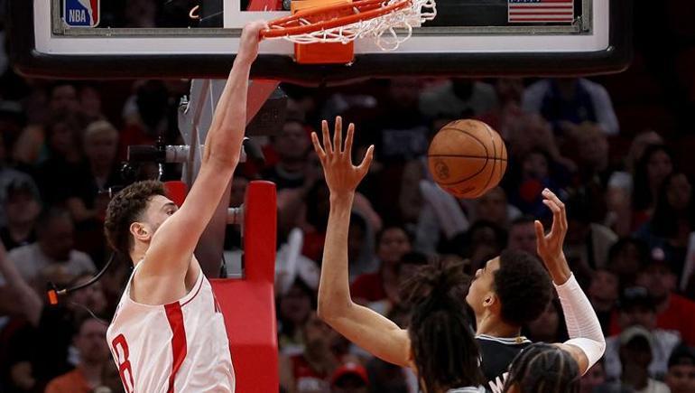 Alperen Şengünden tarihi performans: Houston Rockets, San Antonioyu devirdi