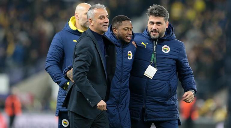 Fenerbahçede İsmail Kartal hedefi belirledi Takımla toplantı...