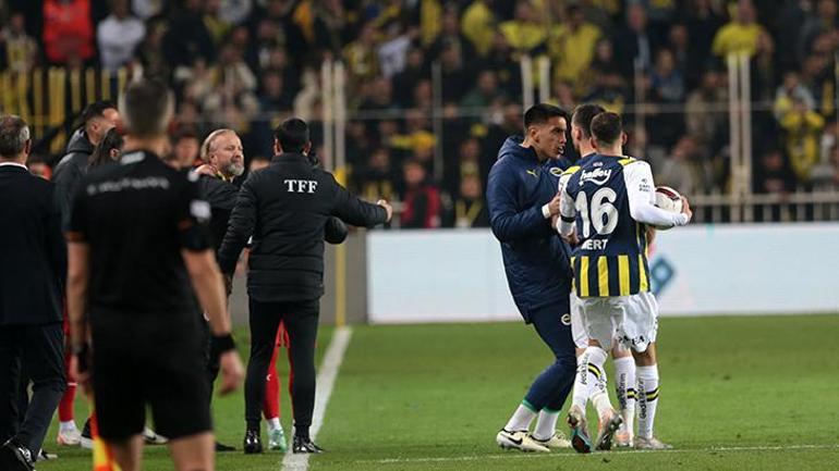 Fenerbahçe - Pendikspor maçında gergin ilk yarı Kartalar havada uçuştu, ortalık karıştı