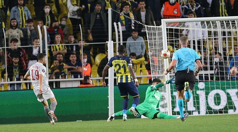 Fenerbahçenin rakibi Olympiakos... Yıldız isimler forma giyemeyecek